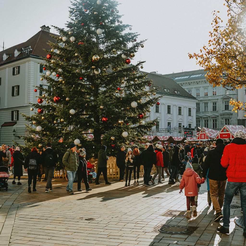 🎄 Christmas market weekends from £18 each way!