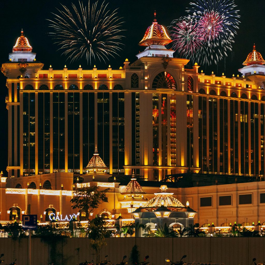 🦁 Europe from £34, Macau for £273 and South Africa for £366 return!