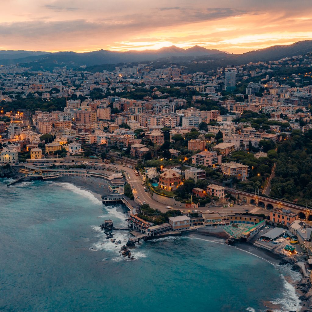 🌅 Genoa and Lisbon for £34, Orlando for £314, Cancun for £386, Urumqi for £476