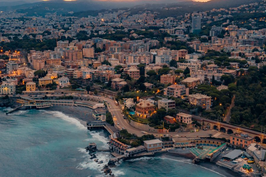 🌅 Genoa and Lisbon for £34, Orlando for £314, Cancun for £386, Urumqi for £476